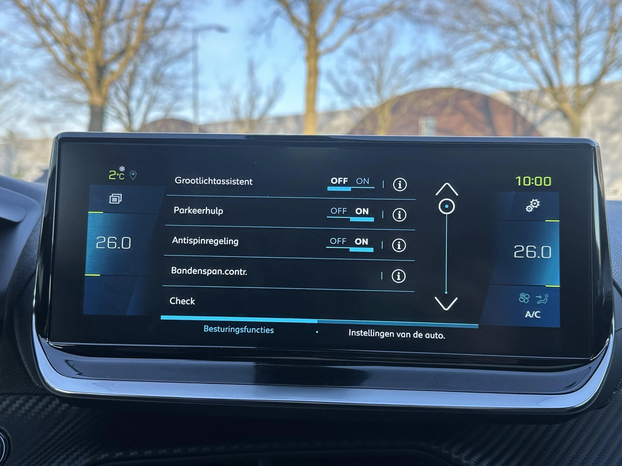 Hoofdafbeelding Peugeot e-2008