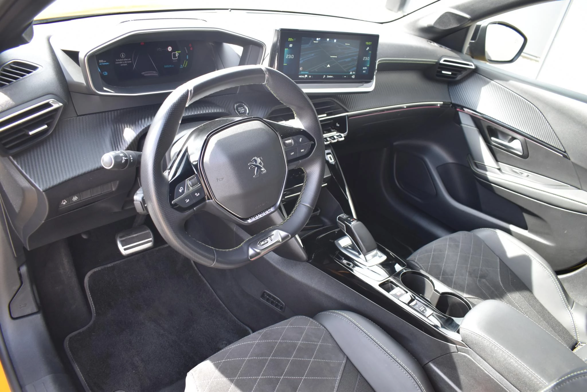 Hoofdafbeelding Peugeot e-208