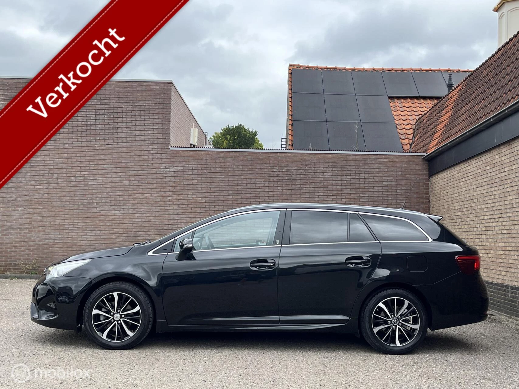 Hoofdafbeelding Toyota Avensis