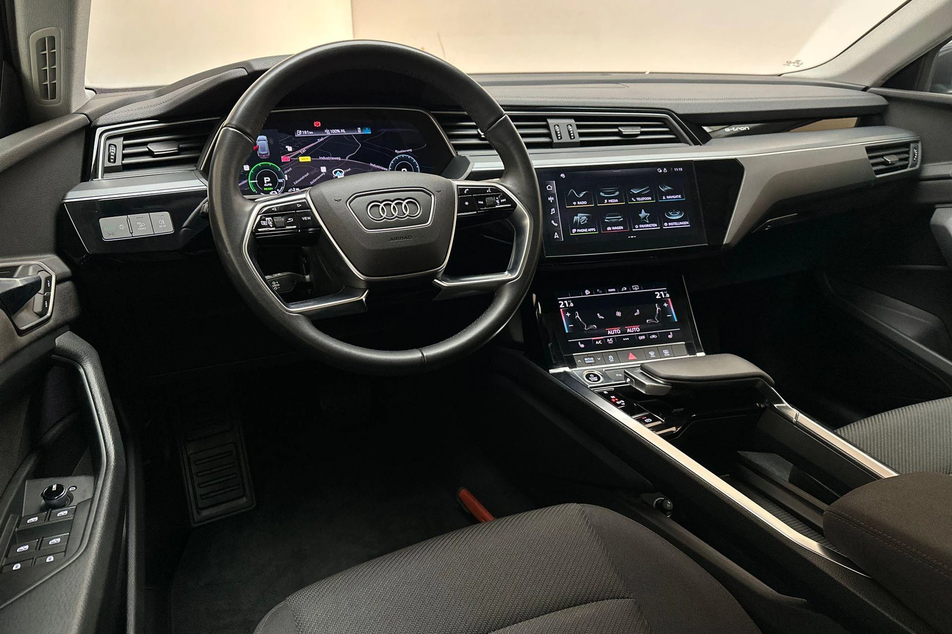 Hoofdafbeelding Audi e-tron