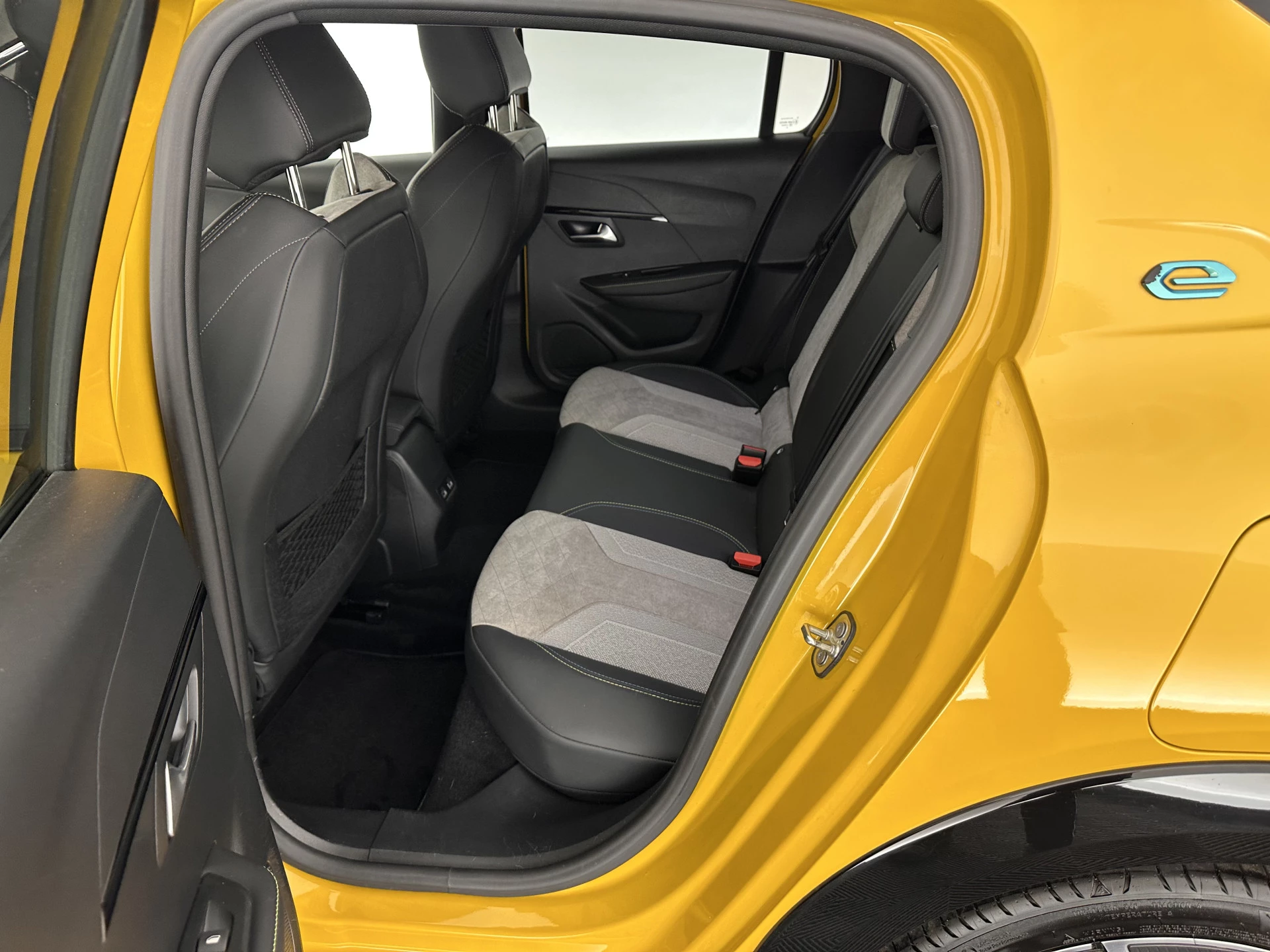 Hoofdafbeelding Peugeot e-208