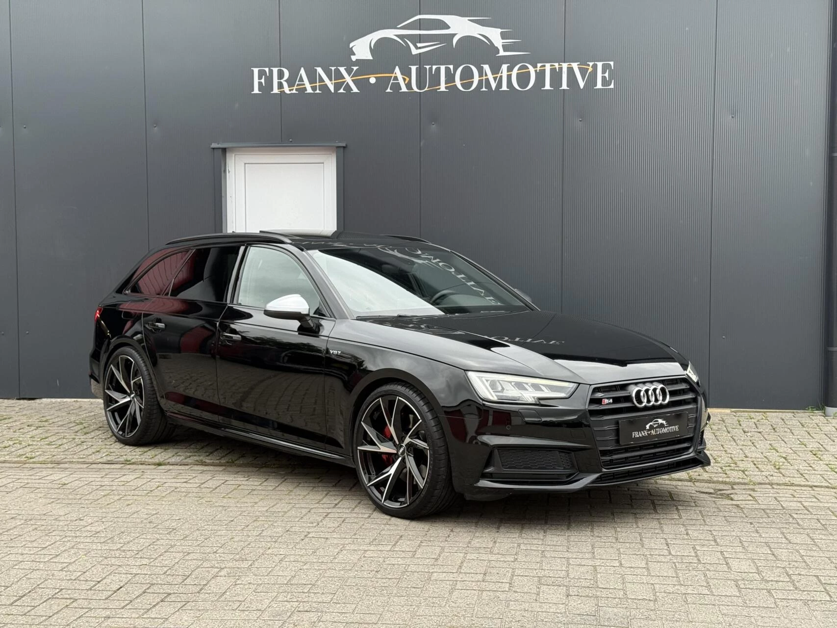 Hoofdafbeelding Audi S4