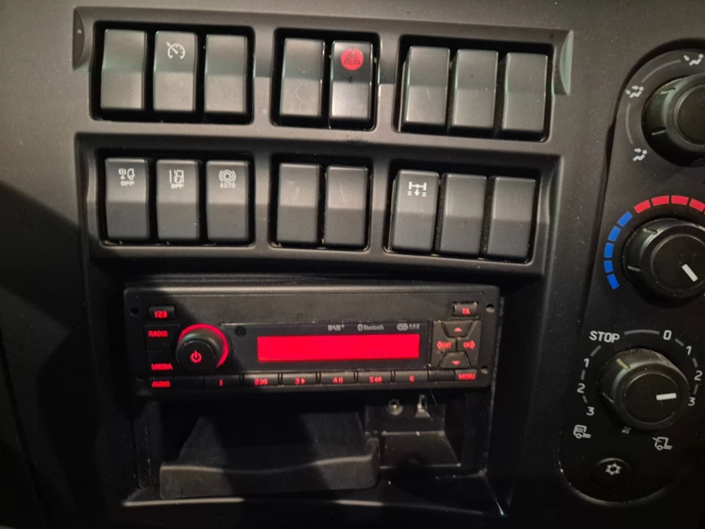 Hoofdafbeelding Renault D12 Med P4x2 240 E6 Alu Snaplock Bak + 2