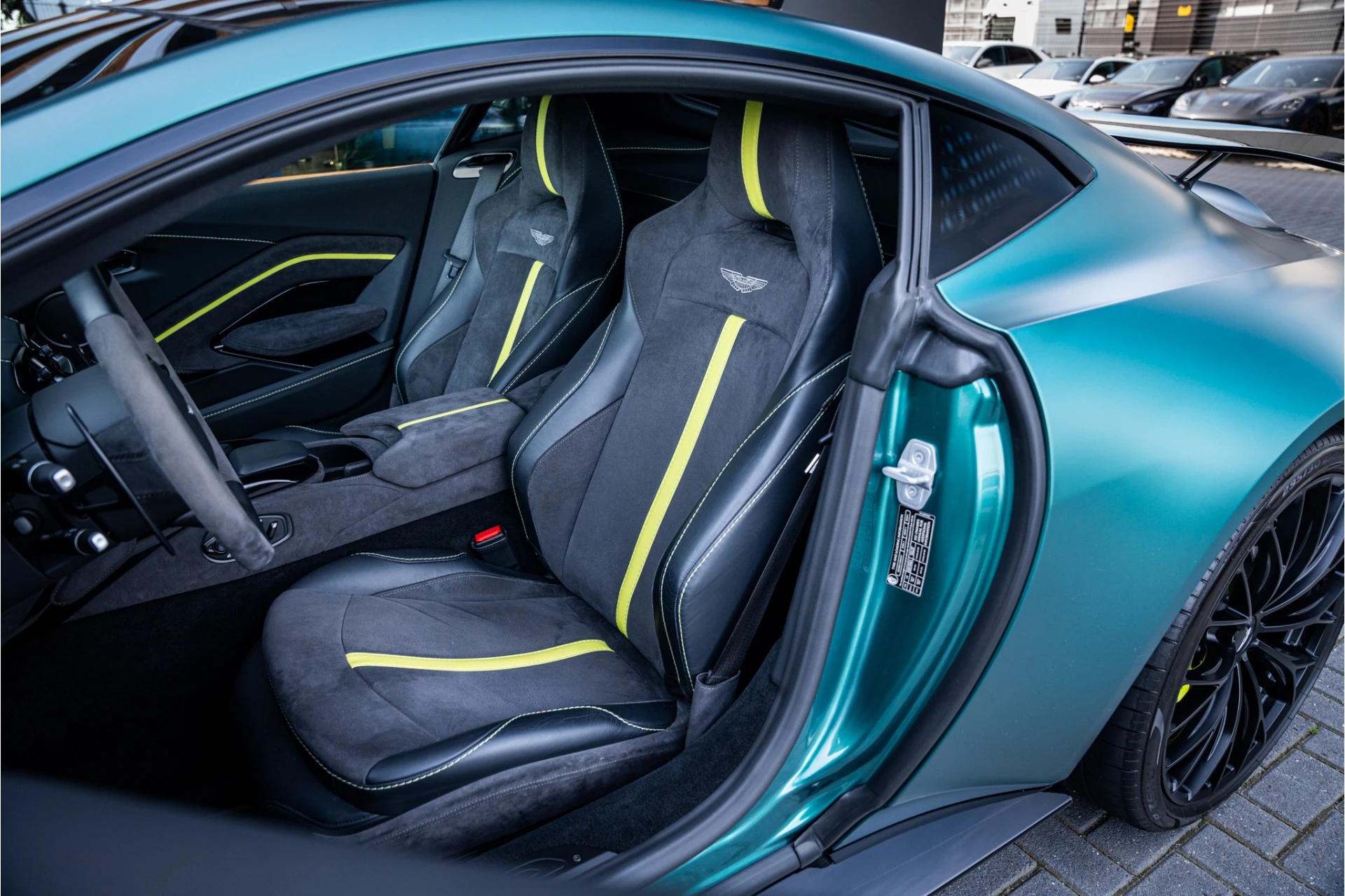 Hoofdafbeelding Aston Martin V8 Vantage