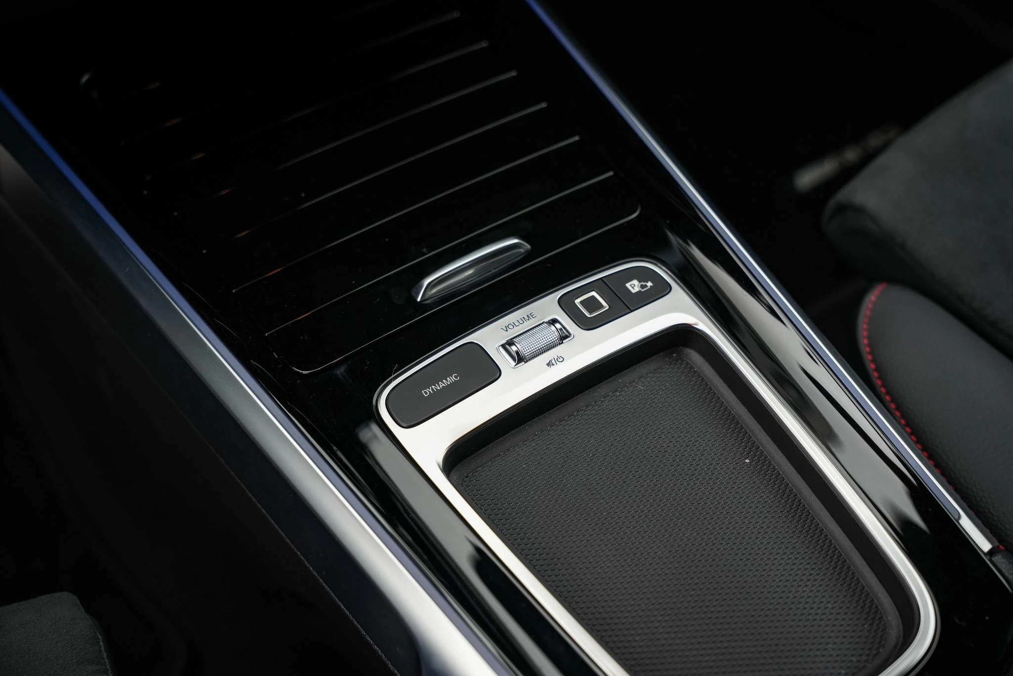 Hoofdafbeelding Mercedes-Benz EQB