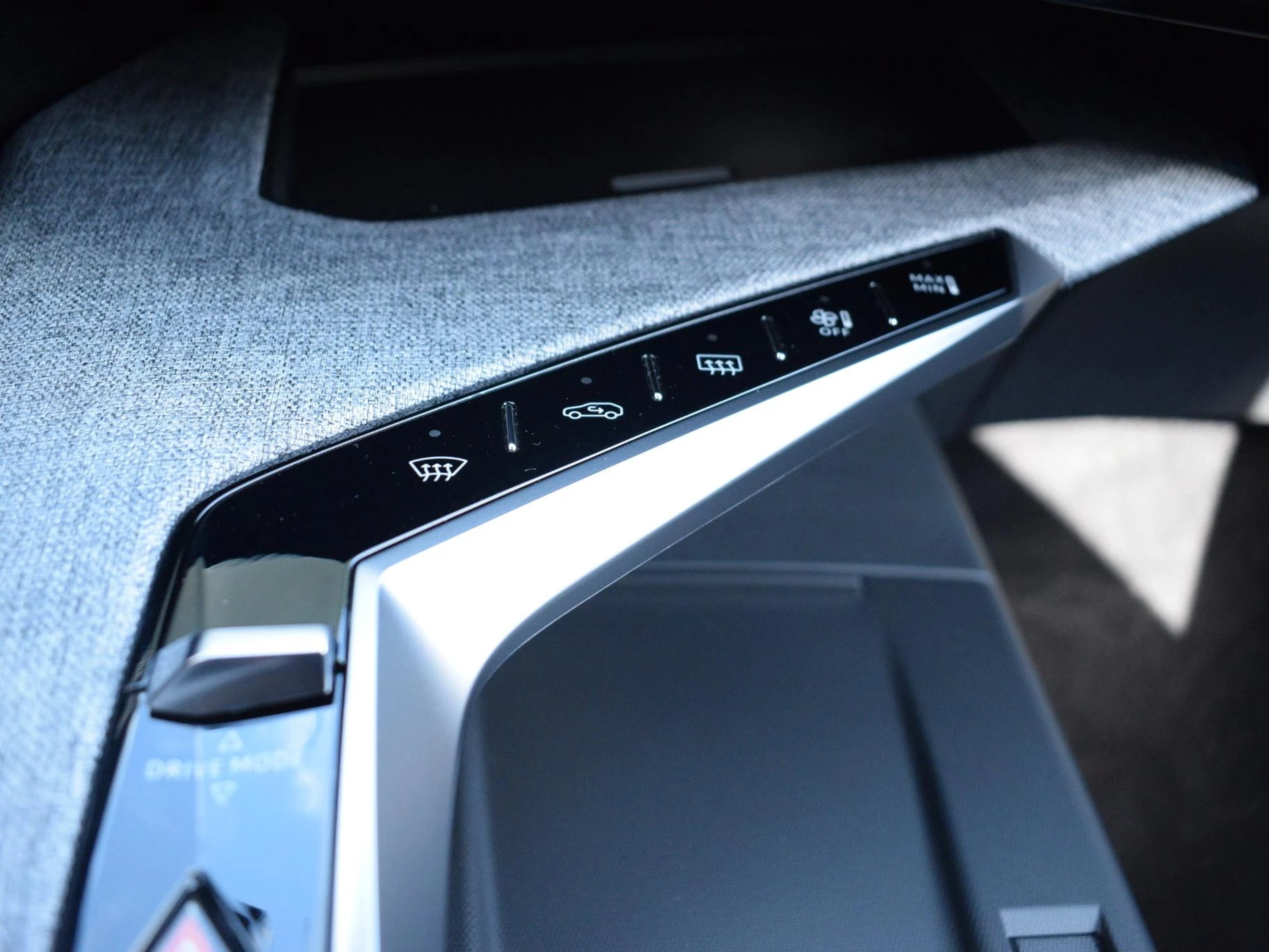 Hoofdafbeelding Peugeot e-3008