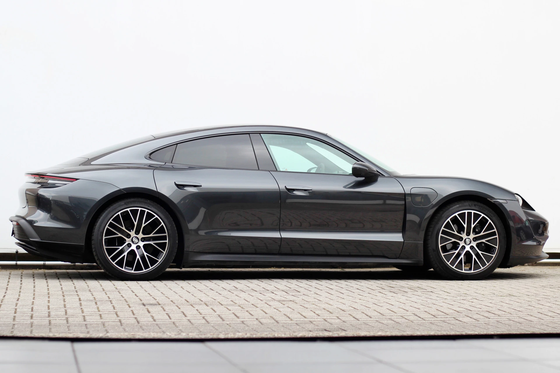Hoofdafbeelding Porsche Taycan