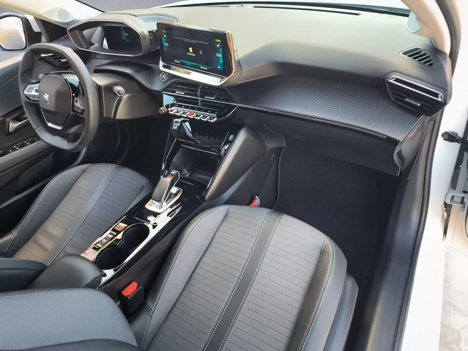 Hoofdafbeelding Peugeot e-208