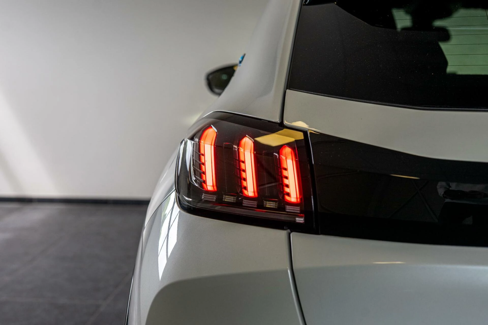 Hoofdafbeelding Peugeot e-208