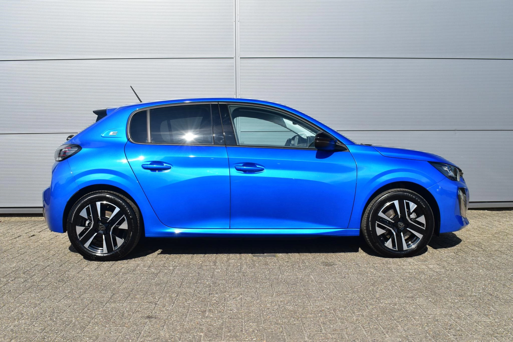 Hoofdafbeelding Peugeot e-208