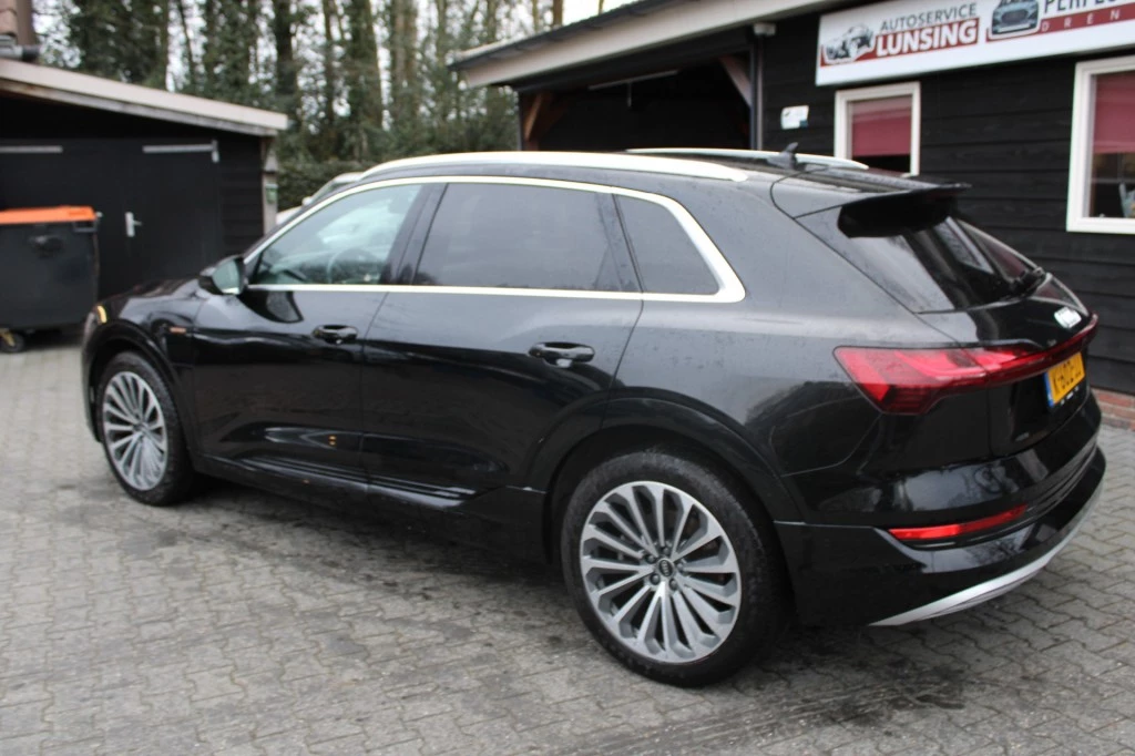 Hoofdafbeelding Audi e-tron