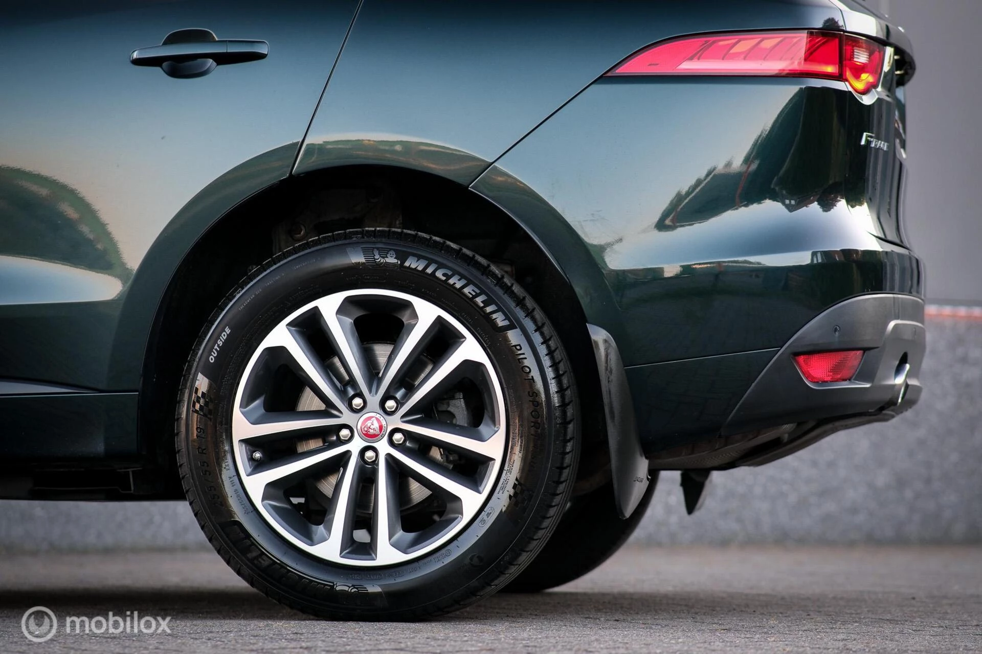 Hoofdafbeelding Jaguar F-PACE