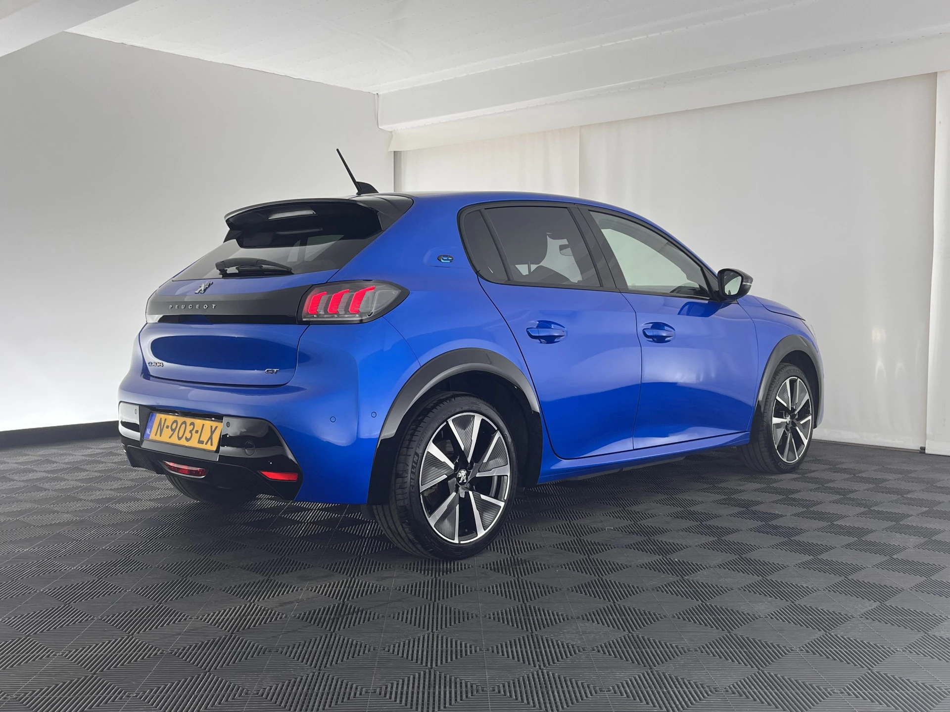 Hoofdafbeelding Peugeot e-208