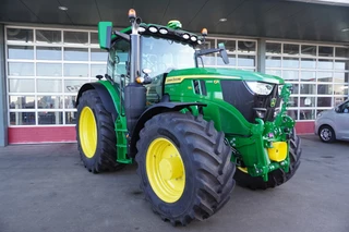 Hoofdafbeelding John Deere 6R185 John Deere 6R185 Power Tech ComfortView Fase V 234 PK Autopowr | Autotrac ready | Starfire | JDlink  34 uur Nederlandse  Tractor
