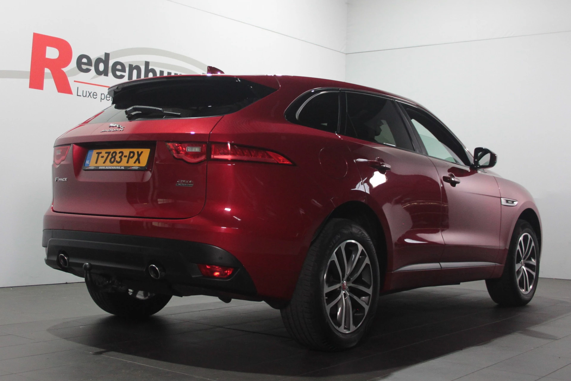 Hoofdafbeelding Jaguar F-PACE