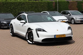 Hoofdafbeelding Porsche Taycan Porsche Taycan Performance 84 kWh / SoH 92,7% / Panoramadak / 360Camera / Keyless / 21'' / Sportchrono / Dodehoek / DAB / Stoelverwarming / Cruise Control