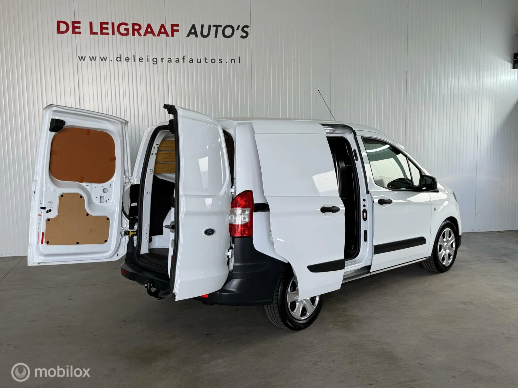 Hoofdafbeelding Ford Transit Courier