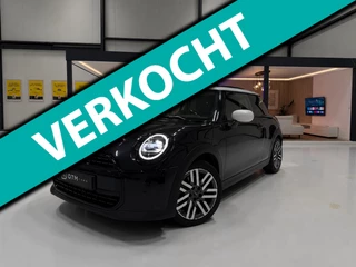 Mini Cooper C 156pk Automaat Black Edition | Panoramadak | Adaptive Cruise | Head-Up Display | Camera