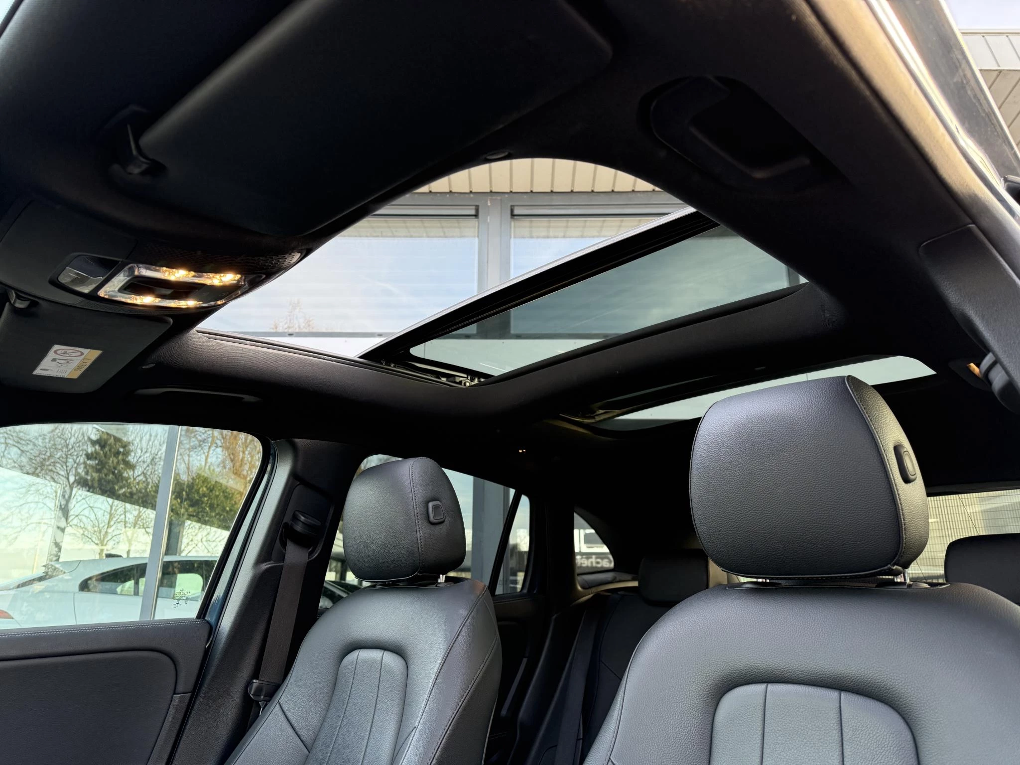 Hoofdafbeelding Mercedes-Benz EQA