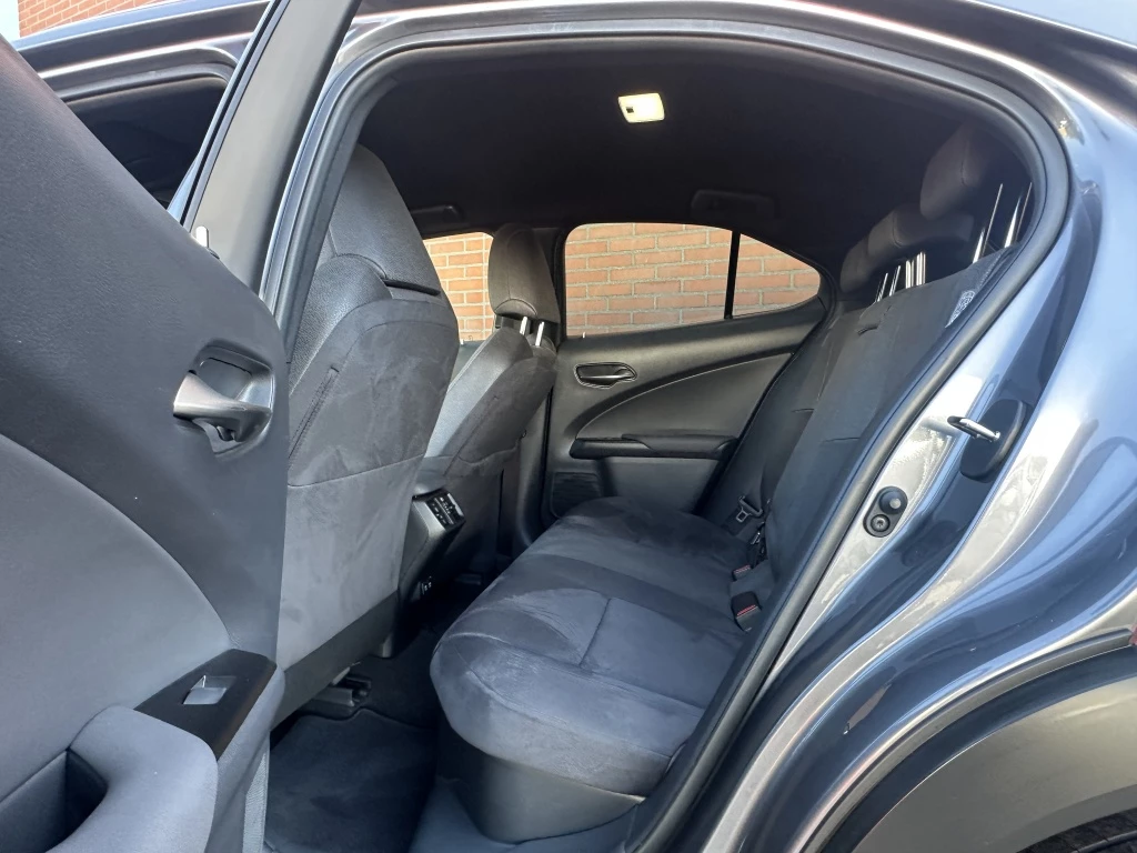 Hoofdafbeelding Lexus UX