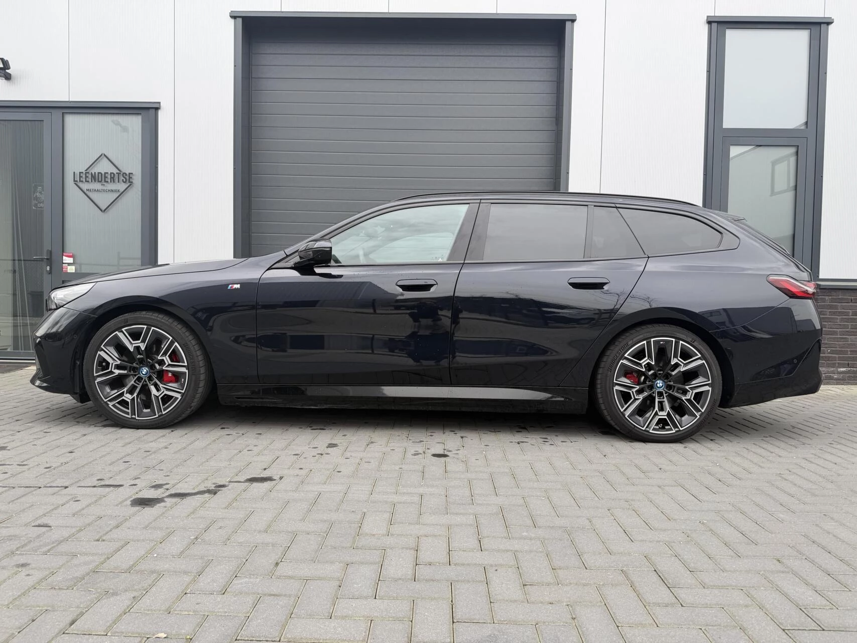 Hoofdafbeelding BMW i5