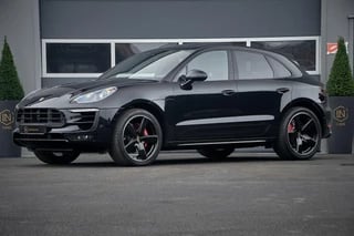 Hoofdafbeelding Porsche Macan Porsche Macan 3.6 Turbo 400PK | Panodak | Alcantara hemel