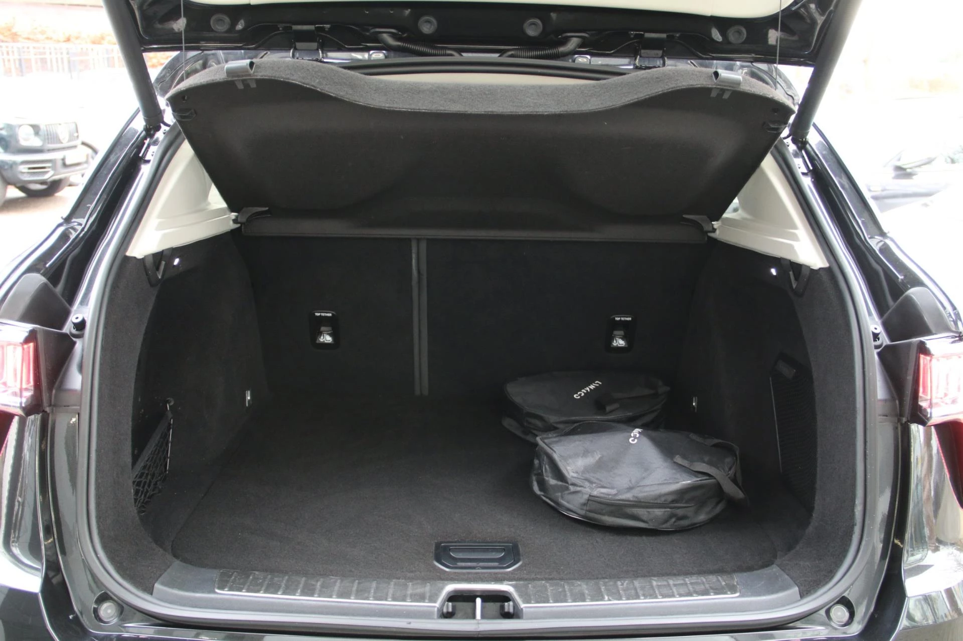 Hoofdafbeelding Lynk & Co 01