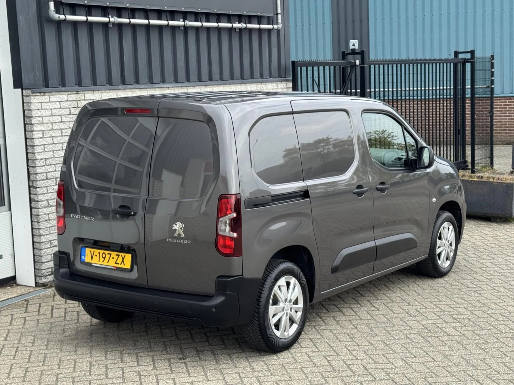 Hoofdafbeelding Peugeot Partner