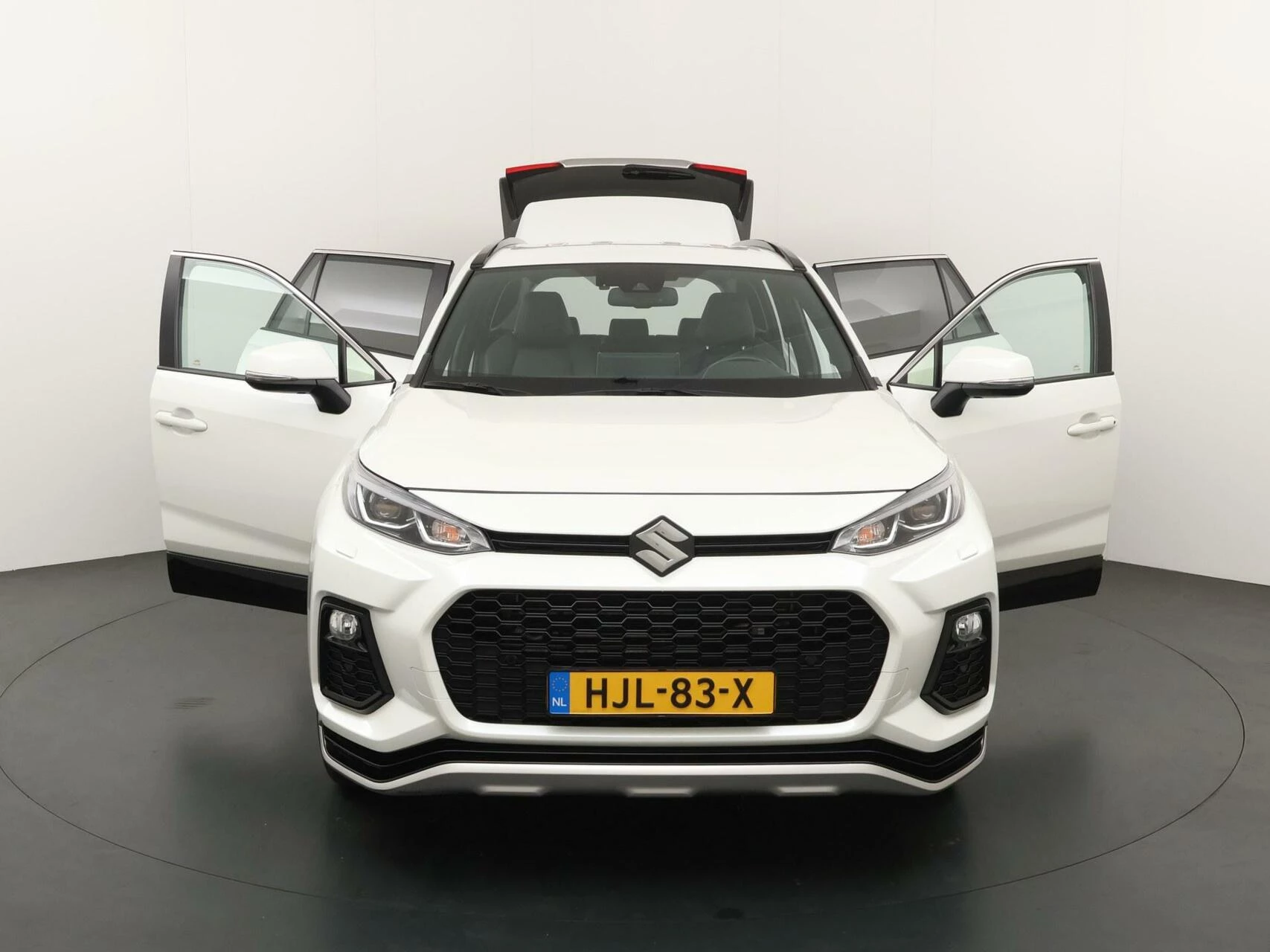 Hoofdafbeelding Suzuki Across