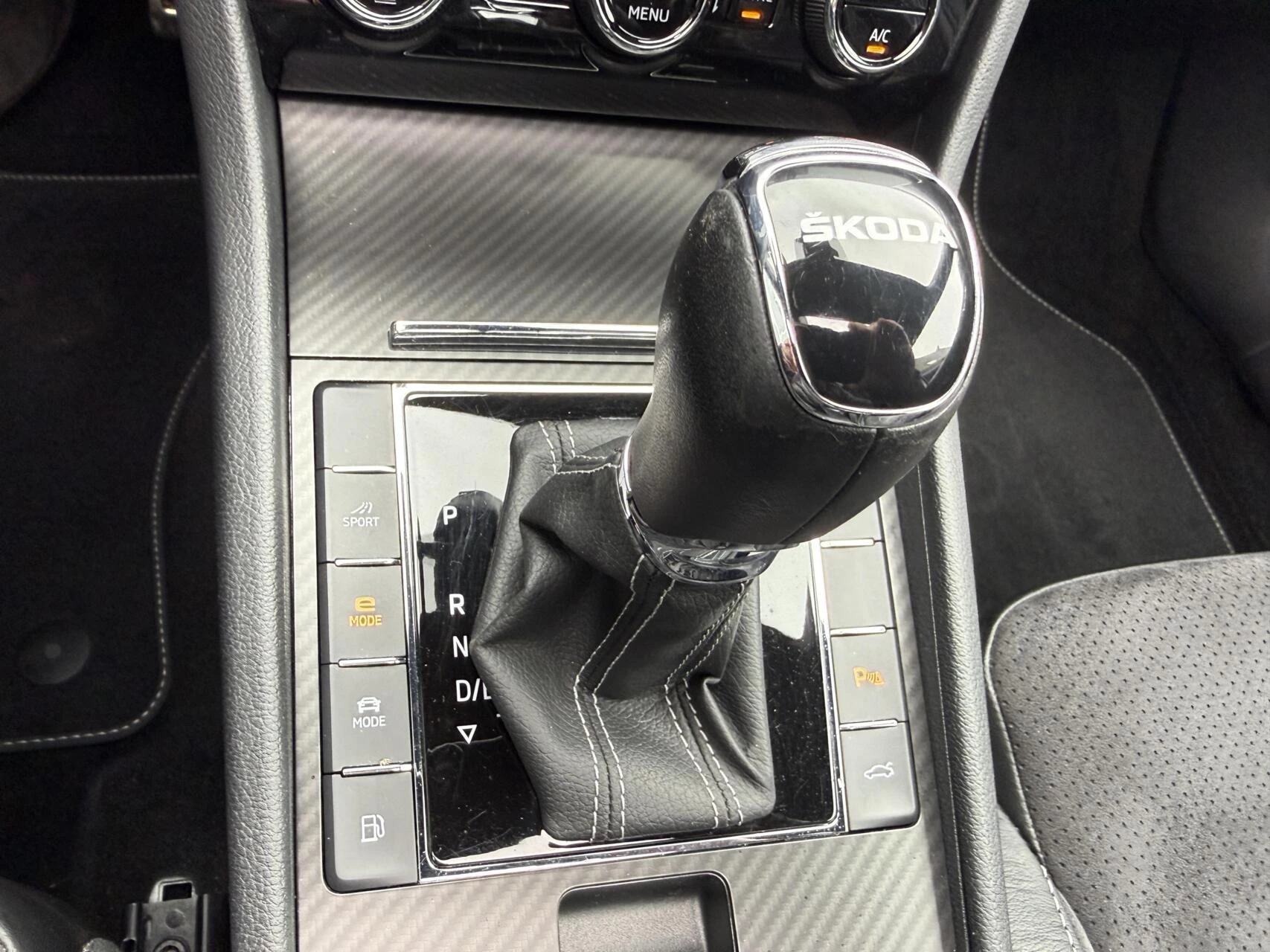 Hoofdafbeelding Škoda Superb