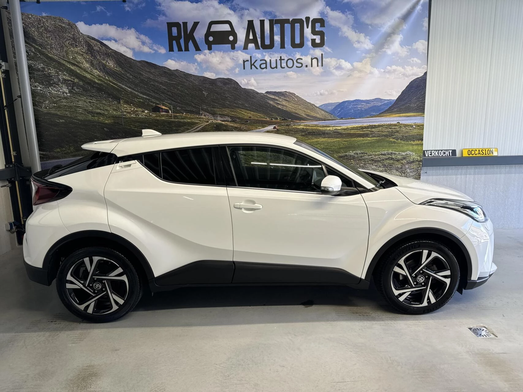 Hoofdafbeelding Toyota C-HR