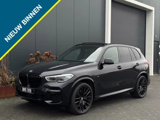 BMW X5 xDrive40d M PACK PANO KUIPSTOELEN LEDER LED NAVI CAMERA