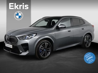 Hoofdafbeelding BMW iX2 BMW iX2 xDrive30 67 kWh |Trekhaak | Stuurwielrand verwarmd | Comfort Access | Head-Up Display | Innovation Pack | Driving Assistant Plus |