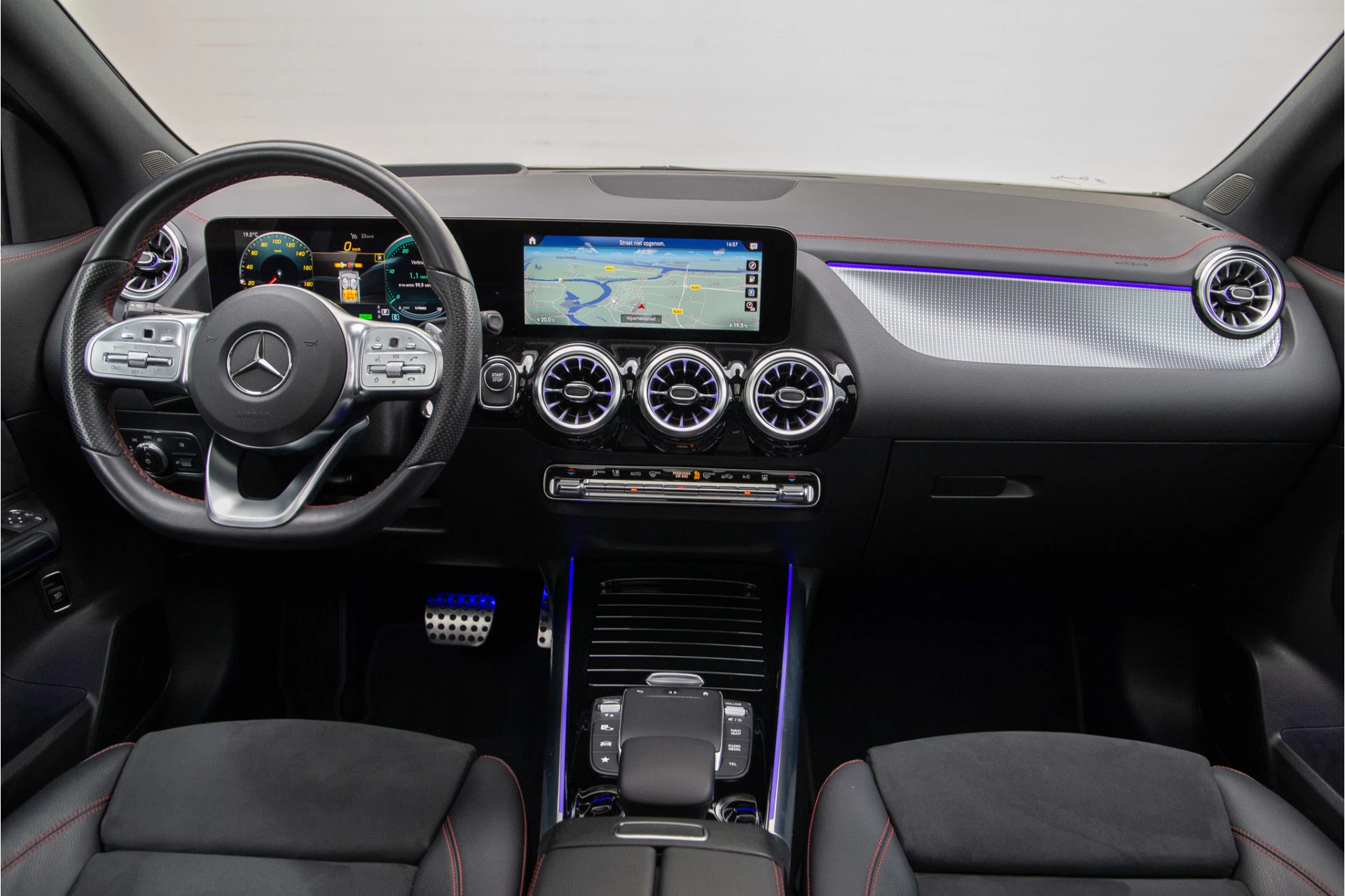Hoofdafbeelding Mercedes-Benz EQA