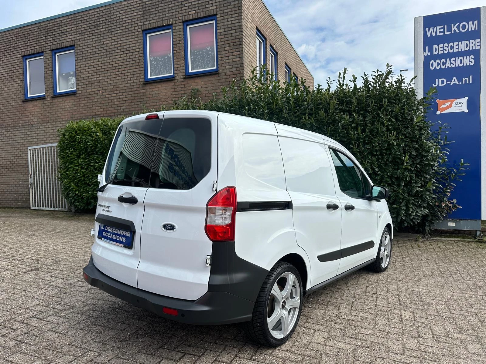 Hoofdafbeelding Ford Transit Courier