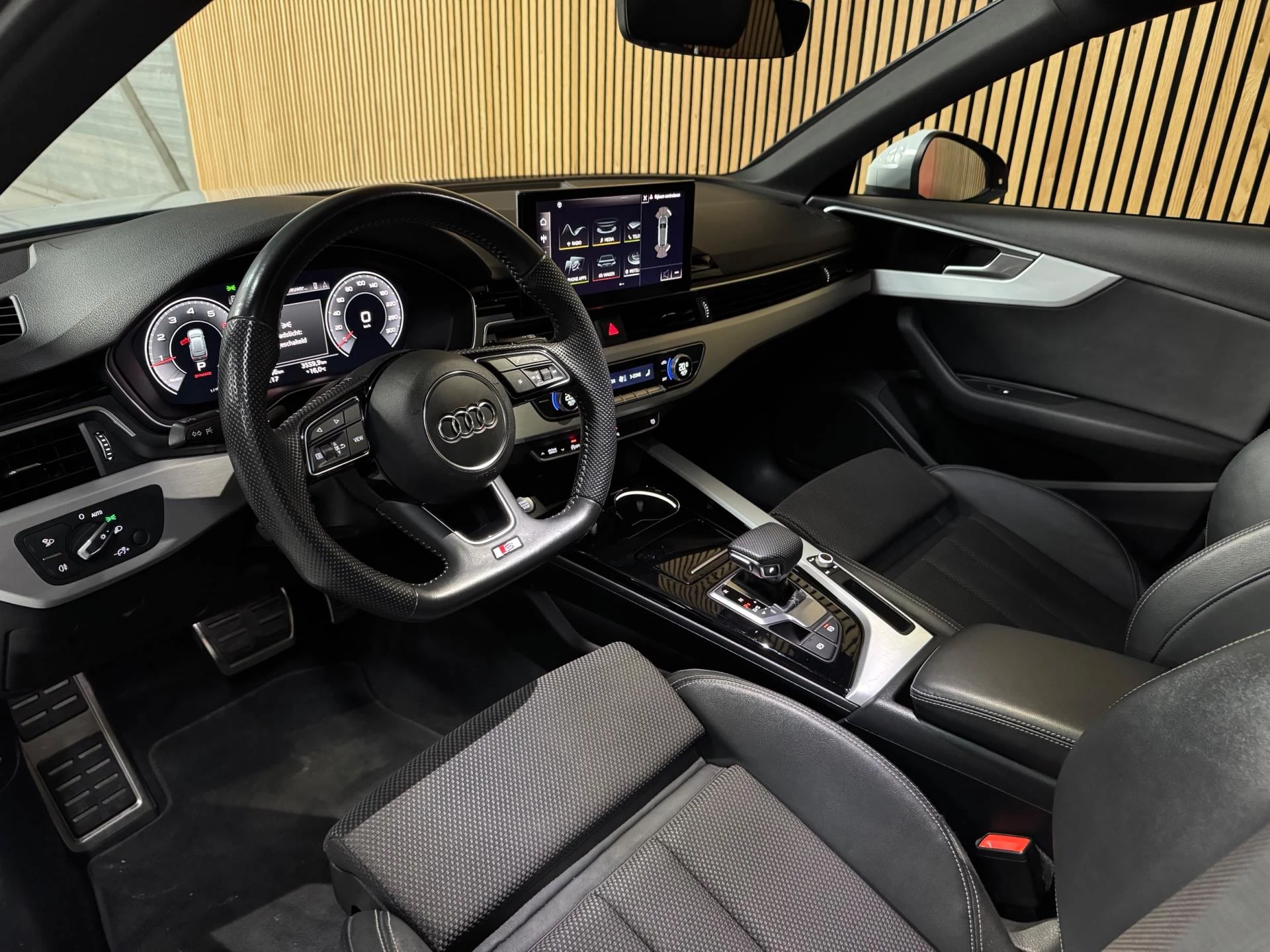 Hoofdafbeelding Audi A4