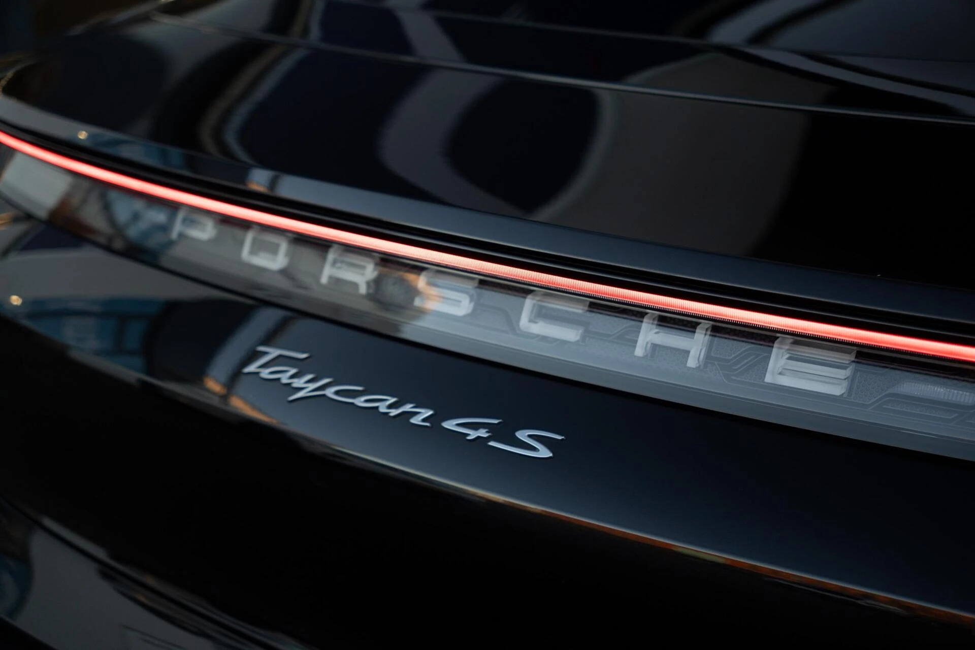 Hoofdafbeelding Porsche Taycan