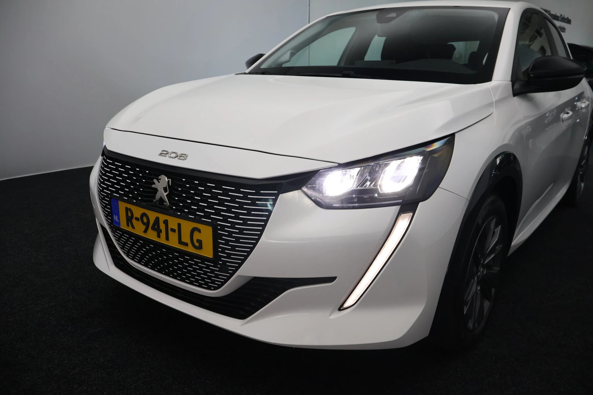 Hoofdafbeelding Peugeot e-208