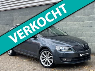 Hoofdafbeelding Škoda Octavia Skoda Octavia Combi 1.2 TSI Greentech Elegance Businessline Pano|Xenon|Navi|Leder|Trekhaak|Nap|Boekjes