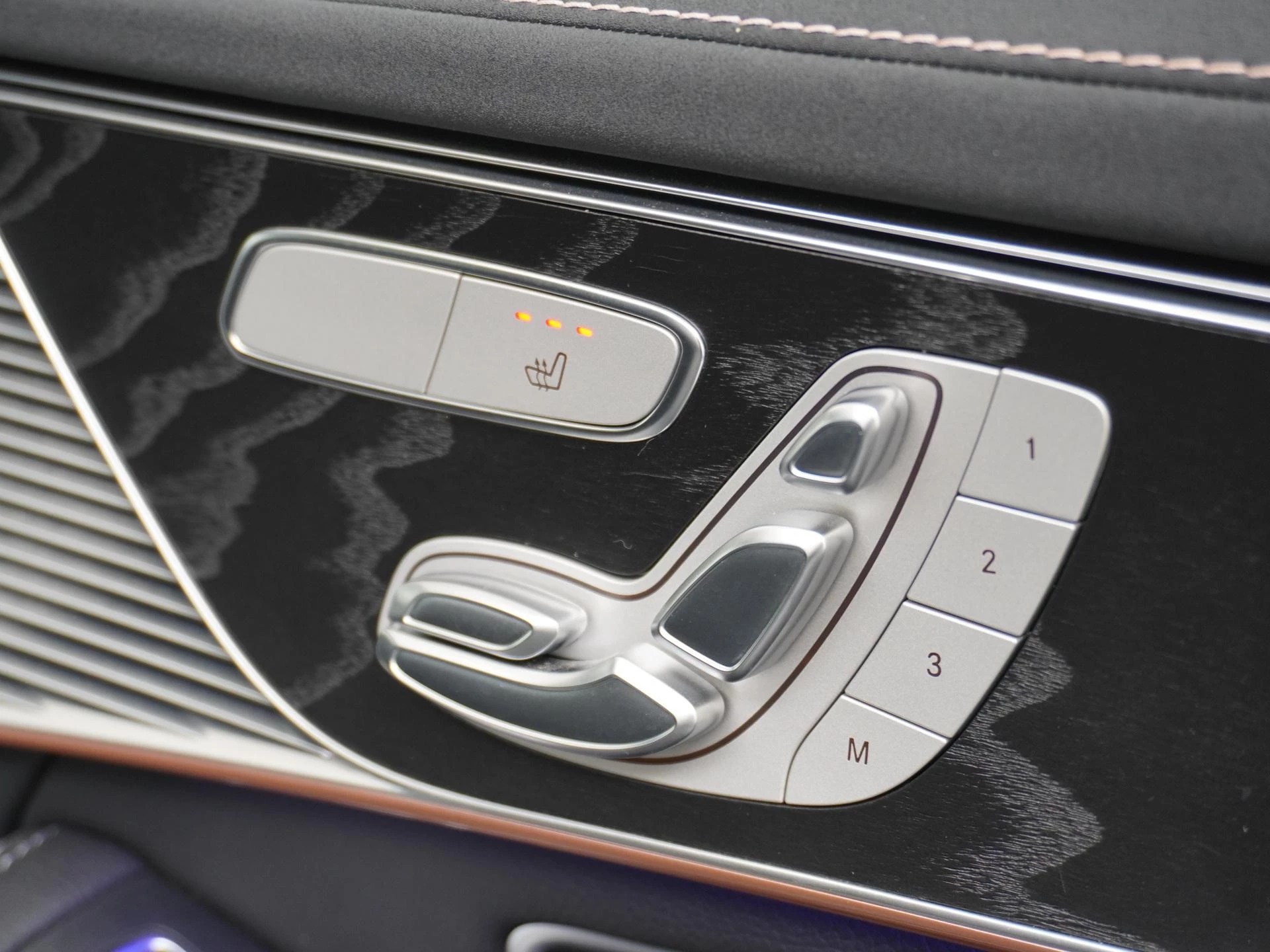 Hoofdafbeelding Mercedes-Benz EQC