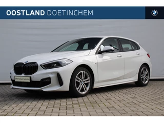 BMW 1 Serie 118i High Executive M Sport Automaat / Trekhaak / Sportstoelen / Achteruitrijcamera / Adaptieve LED / M Sportonderstel / Live Cockpit Professional