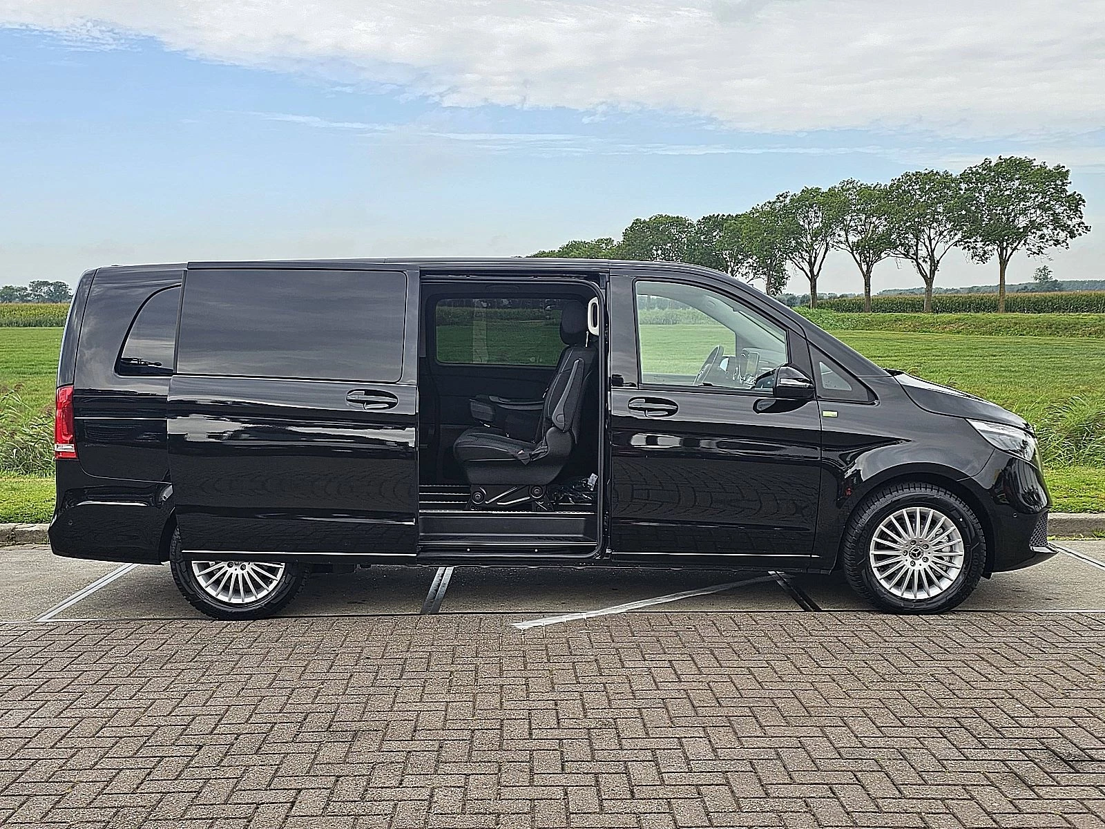 Hoofdafbeelding Mercedes-Benz EQV