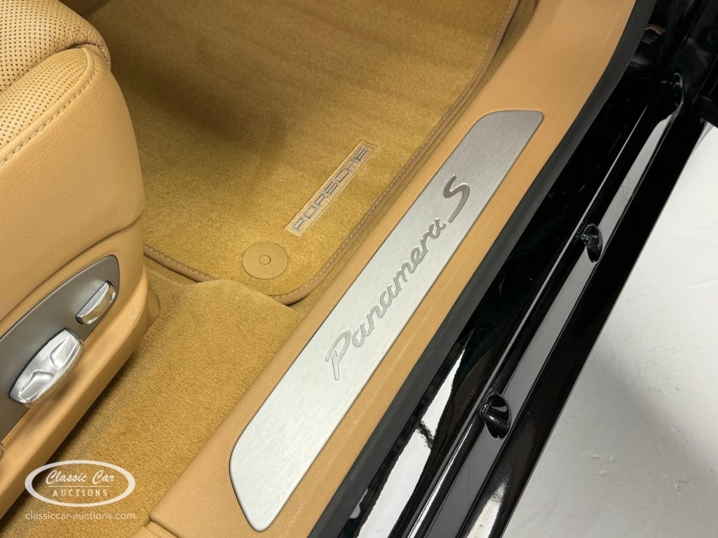 Hoofdafbeelding Porsche Panamera