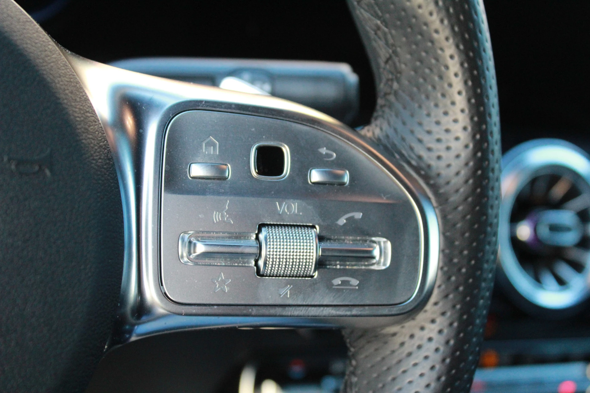 Hoofdafbeelding Mercedes-Benz EQB