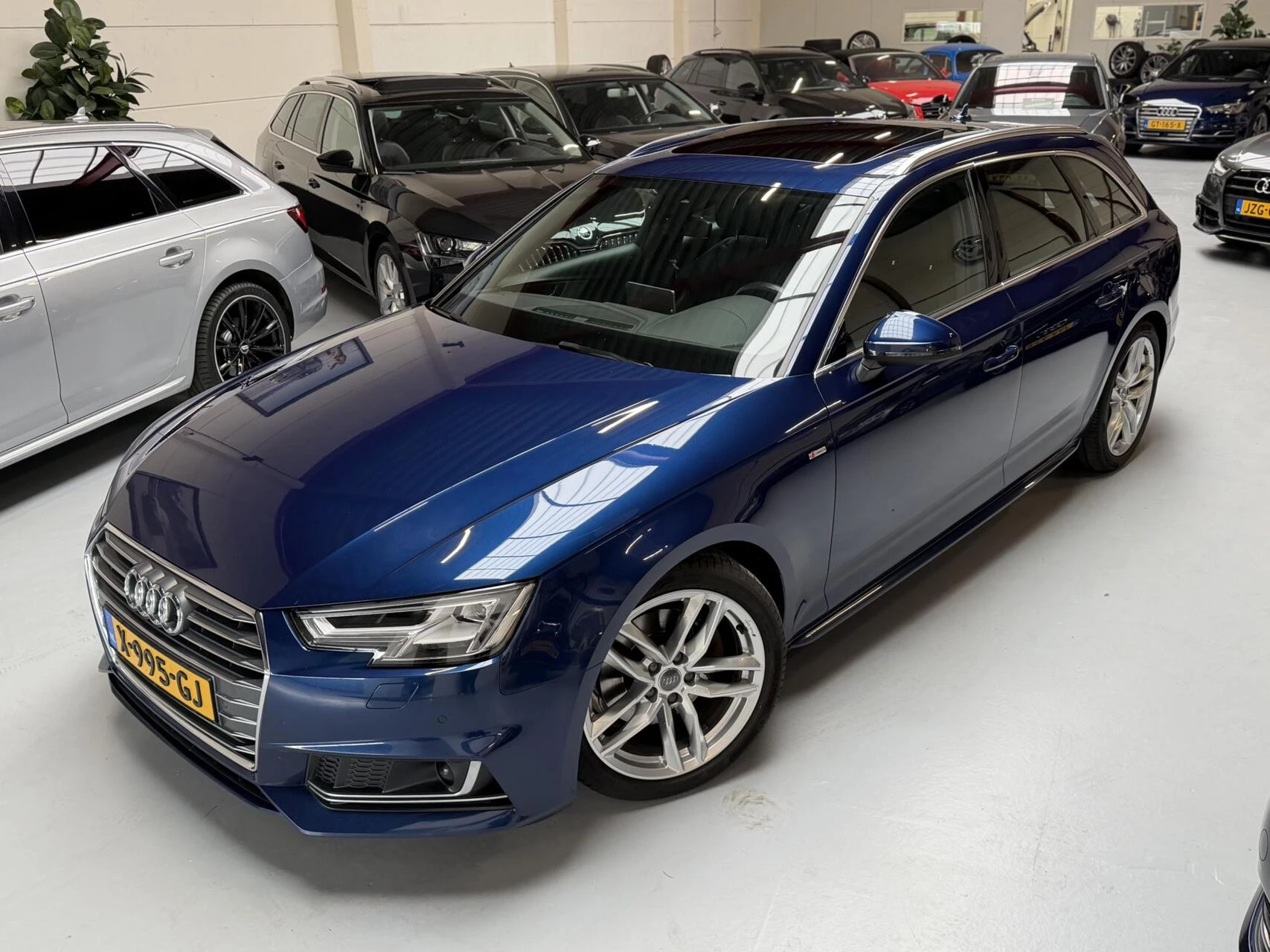 Hoofdafbeelding Audi A4