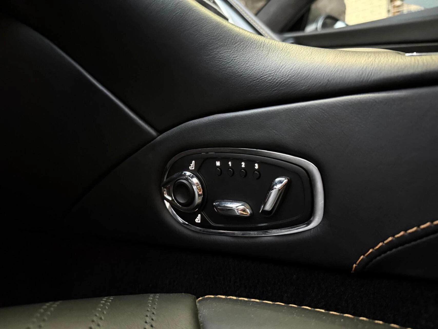 Hoofdafbeelding Aston Martin DB11