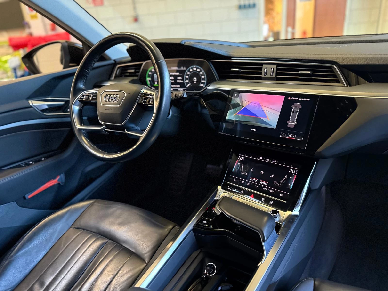 Hoofdafbeelding Audi e-tron