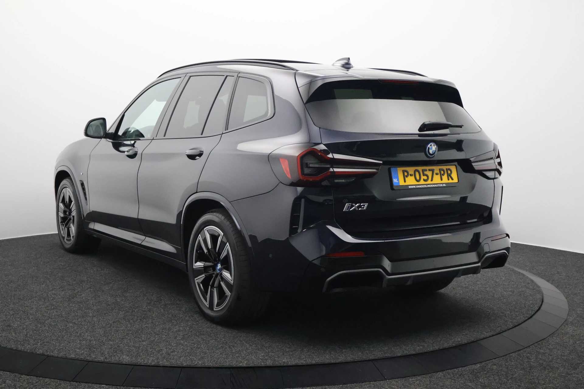 Hoofdafbeelding BMW iX3