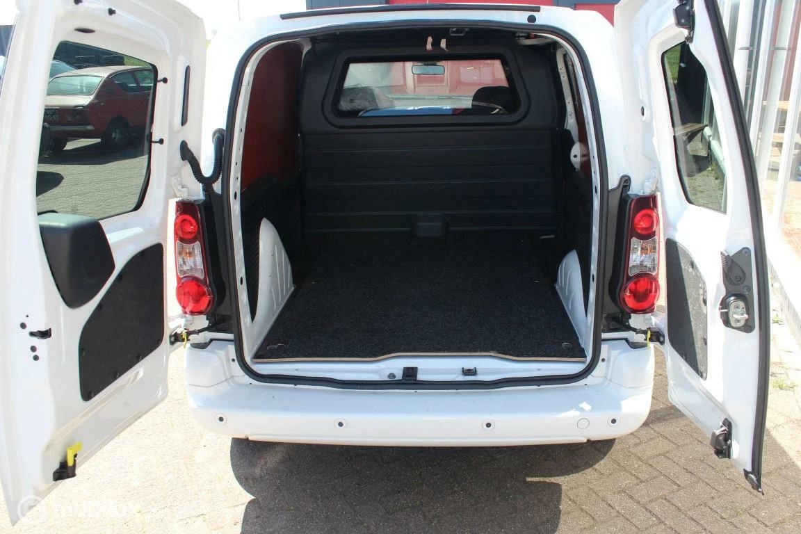 Hoofdafbeelding Peugeot Partner