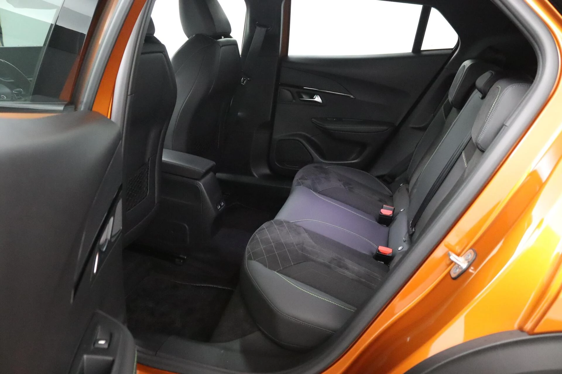 Hoofdafbeelding Peugeot e-2008